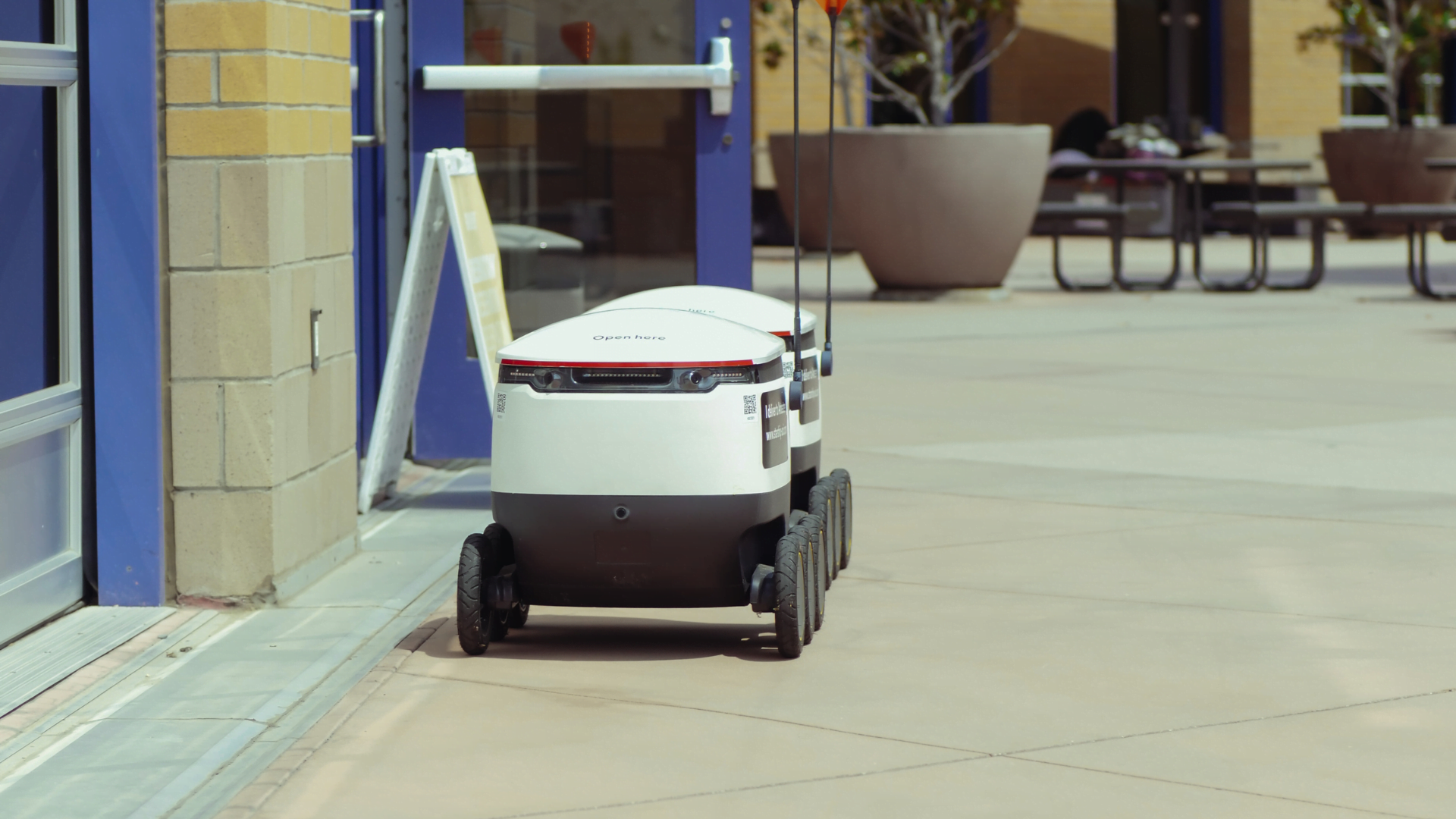 Autonomous Mobile Robots (AMRs)